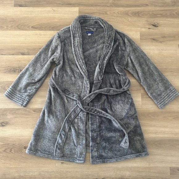 Simply Styled Woman’s Plush Gray Belted Robe – Size Small - EUC - Picture 1 of 9